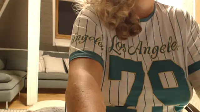 Snapshot of KimMitchelli chatting on 10/14/25, 06:09 KimMitchelli online show from 10/14/25, 06:09