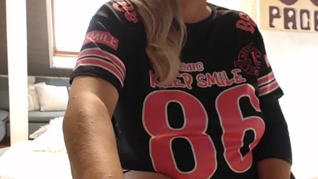 Snapshot of KimMitchelli chatting on 11/02/25, 09:33 KimMitchelli online show from 11/02/25, 09:33