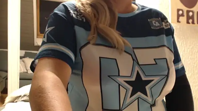 Snapshot of KimMitchelli chatting on 11/03/25, 06:31 KimMitchelli online show from 11/03/25, 06:31