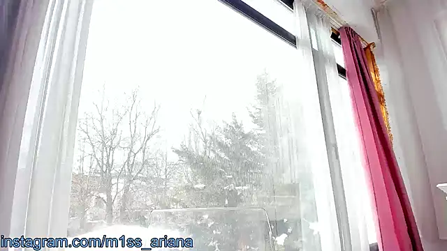 Snapshot of Miss_Ariana_ chatting on 02/22/25, 11:24 Miss Ariana online show from 02/22/25, 11:24