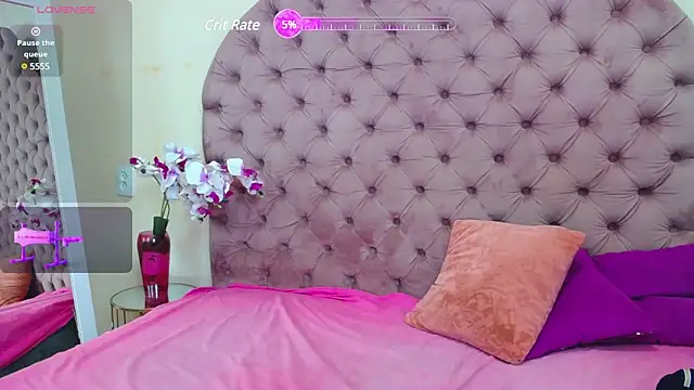 Snapshot of Leslie_passion chatting on 02/22/25, 01:35 Leslie passion online show from 02/22/25, 01:35