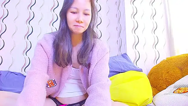 Snapshot of Asiannina chatting on 01/02/25, 07:12 Asiannina online show from 01/02/25, 07:12