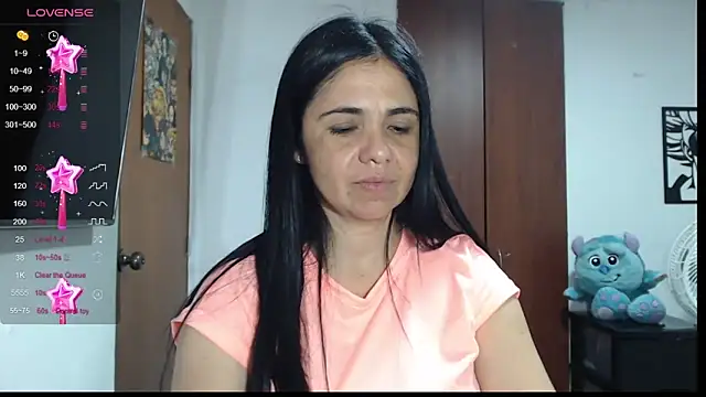 Snapshot of selena_ferri chatting on 12/19/24, 04:02 selena ferri online show from 12/19/24, 04:02