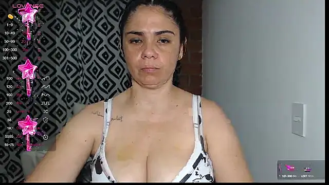 Snapshot of selena_ferri chatting on 01/14/25, 01:36 selena ferri online show from 01/14/25, 01:36