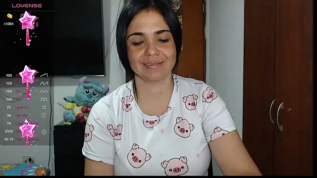 Snapshot of selena_ferri chatting on 02/10/25, 01:46 selena ferri online show from 02/10/25, 01:46