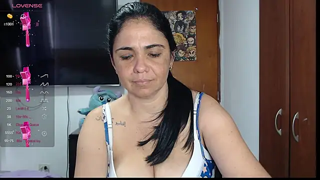 Snapshot of selena_ferri chatting on 02/13/25, 07:42 selena ferri online show from 02/13/25, 07:42