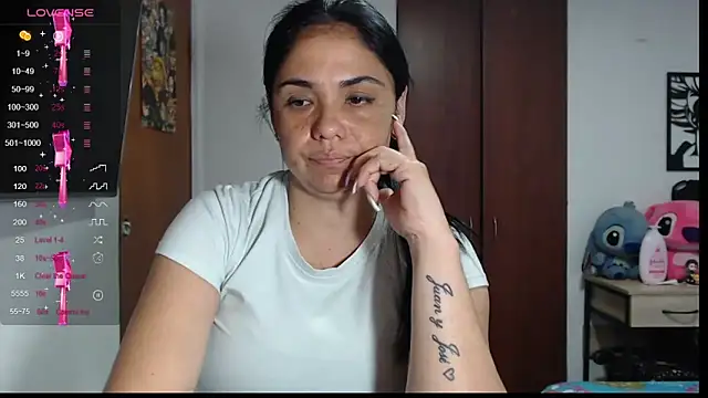 Snapshot of selena_ferri chatting on 03/17/25, 08:19 selena ferri online show from 03/17/25, 08:19