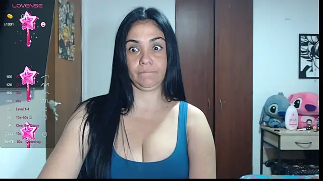 Snapshot of selena_ferri chatting on 03/18/25, 02:25 selena ferri online show from 03/18/25, 02:25