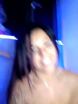 Snapshot of allyson22andy chatting on 12/13/24, 01:15 allyson22andy online show from 12/13/24, 01:15