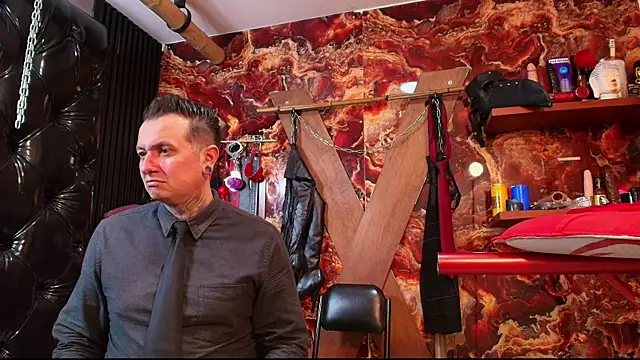 boy n girl online show from 11/26/25, 06:31