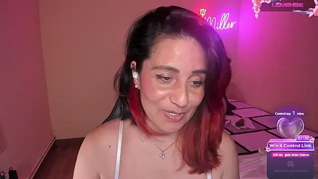 Snapshot of stefany_miller77 chatting on 02/24/25, 03:31 stefany miller77 online show from 02/24/25, 03:31