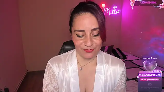 Snapshot of stefany_miller77 chatting on 03/05/25, 01:28 stefany miller77 online show from 03/05/25, 01:28