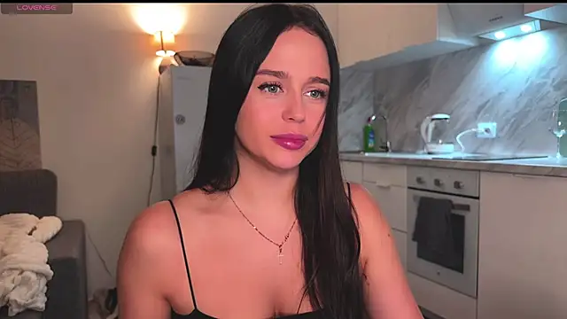 Snapshot of Megan_Nilson chatting on 01/05/25, 09:57 Megan Nilson online show from 01/05/25, 09:57