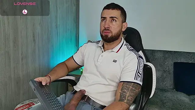 Snapshot of mr_david_cox chatting on 02/09/25, 02:07 mr david cox online show from 02/09/25, 02:07