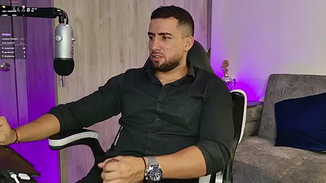 Snapshot of mr_david_cox chatting on 02/16/25, 03:47 mr david cox online show from 02/16/25, 03:47