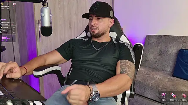 Snapshot of mr_david_cox chatting on 02/22/25, 03:56 mr david cox online show from 02/22/25, 03:56