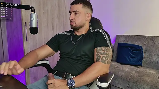 Snapshot of mr_david_cox chatting on 02/23/25, 12:41 mr david cox online show from 02/23/25, 12:41