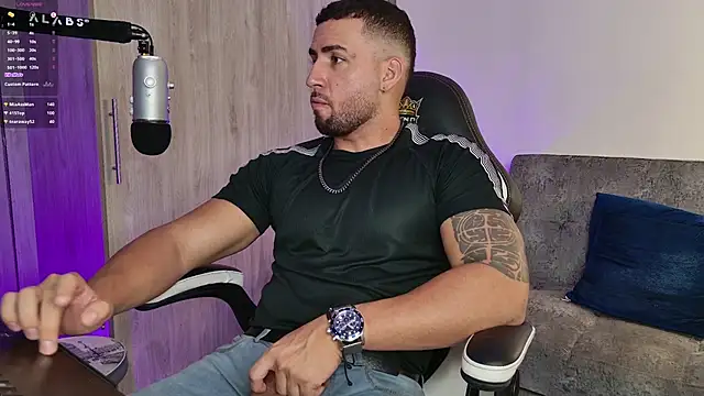 Snapshot of mr_david_cox chatting on 02/23/25, 03:45 mr david cox online show from 02/23/25, 03:45