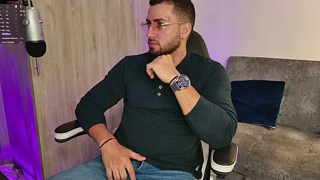 Snapshot of mr_david_cox chatting on 03/06/25, 01:03 mr david cox online show from 03/06/25, 01:03