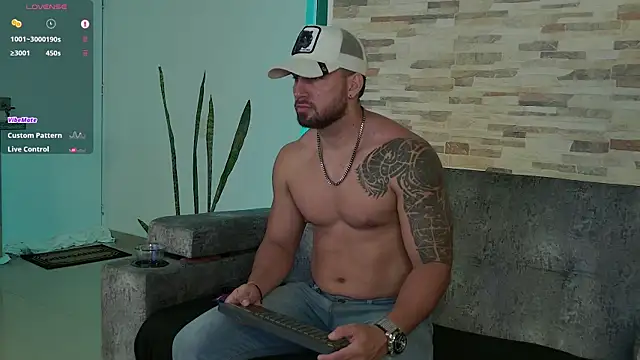 Snapshot of mr_david_cox chatting on 03/20/25, 02:40 mr david cox online show from 03/20/25, 02:40