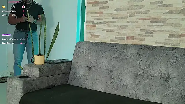 Snapshot of mr_david_cox chatting on 03/20/25, 11:38 mr david cox online show from 03/20/25, 11:38