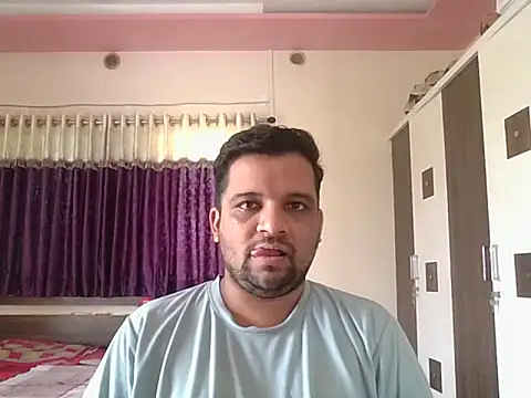 Snapshot of dhruv_love chatting on 09/09/25, 07:41 dhruv love online show from 09/09/25, 07:41