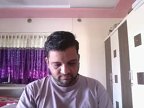 Snapshot of dhruv_love chatting on 09/10/25, 04:12 dhruv love online show from 09/10/25, 04:12