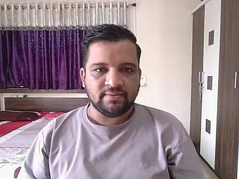 Snapshot of dhruv_love chatting on 09/18/25, 03:52 dhruv love online show from 09/18/25, 03:52