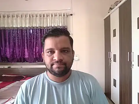 Snapshot of dhruv_love chatting on 09/19/25, 04:03 dhruv love online show from 09/19/25, 04:03