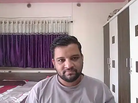 Snapshot of dhruv_love chatting on 09/22/25, 04:03 dhruv love online show from 09/22/25, 04:03