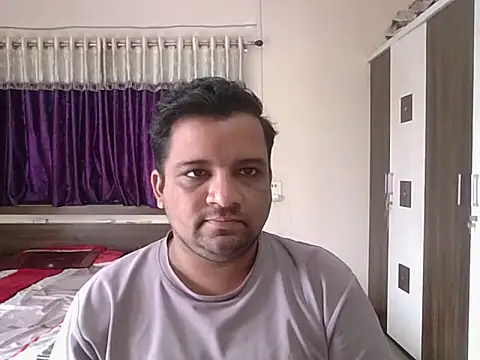 Snapshot of dhruv_love chatting on 10/07/25, 04:42 dhruv love online show from 10/07/25, 04:42