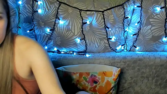 Snapshot of MaggieCake chatting on 02/15/25, 01:21 MaggieCake online show from 02/15/25, 01:21