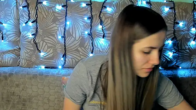 Snapshot of MaggieCake chatting on 03/02/25, 05:44 MaggieCake online show from 03/02/25, 05:44