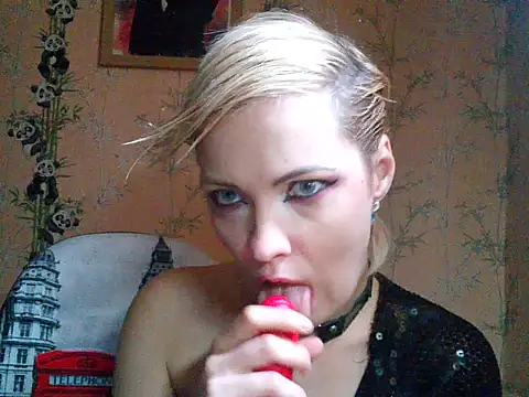 WildMissNiks online show from 10/03/25, 08:22