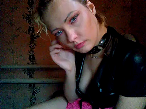 WildMissNiks online show from 10/24/25, 09:06