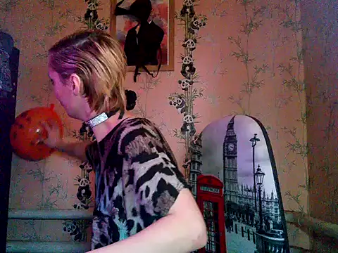 WildMissNiks online show from 10/29/25, 08:27