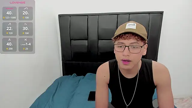 javieryalejandro online show from 10/13/25, 08:09