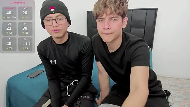 javieryalejandro online show from 11/05/25, 01:33