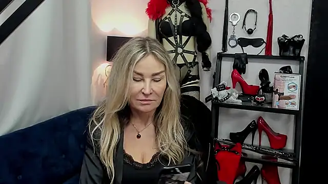 crystaLUX online show from 12/16/24, 09:14