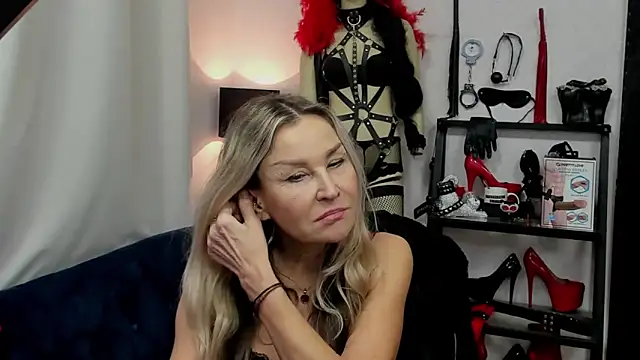 crystaLUX online show from 01/03/25, 11:57