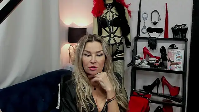 crystaLUX online show from 01/08/25, 09:10