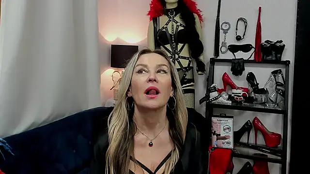 crystaLUX online show from 01/22/25, 09:57