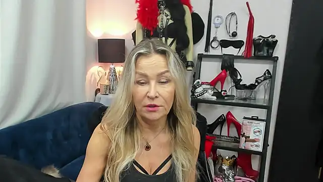 crystaLUX online show from 11/17/25, 06:19