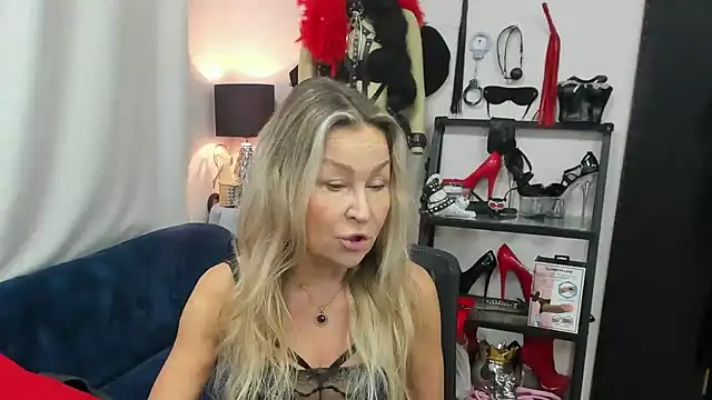 crystaLUX online show from 11/18/25, 05:23