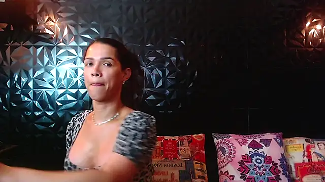 PINK  LOLA1 online show from 10/25/25, 09:09