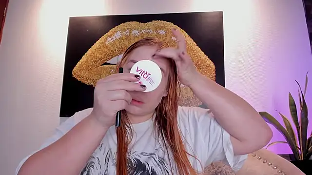 Snapshot of hannamartinn chatting on 10/27/25, 03:38 hannamartinn online show from 10/27/25, 03:38