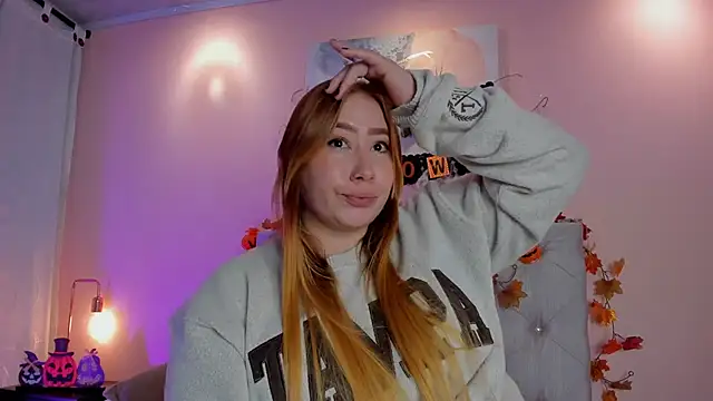 Snapshot of hannamartinn chatting on 10/31/25, 01:39 hannamartinn online show from 10/31/25, 01:39