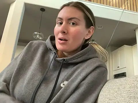 Snapshot of Alyssa_rhoades chatting on 01/19/25, 11:10 Alyssa rhoades online show from 01/19/25, 11:10