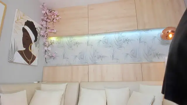 maryevans  online show from 10/01/25, 12:44