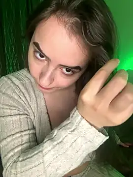 eleonoree online show from 10/28/25, 06:43